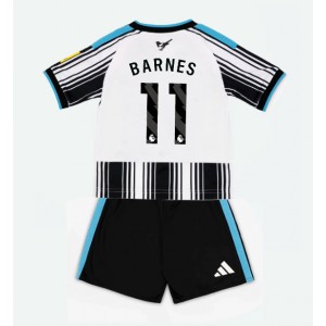 Newcastle United Harvey Barnes #11 Jalkapallovaatteet Lasten Kotipeliasu 2026-27 Lyhythihainen (+ Lyhyet housut)